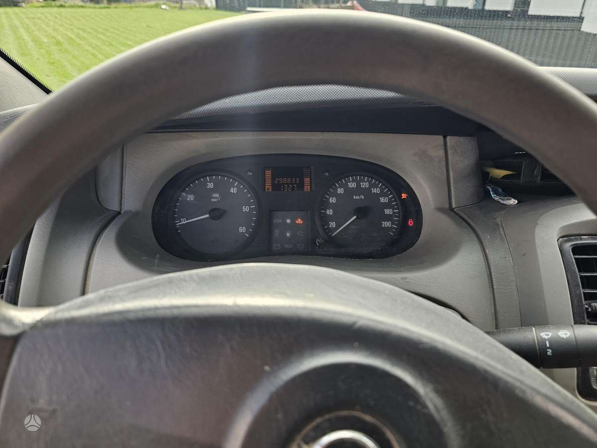 Opel Vivaro 2006 — photo 9