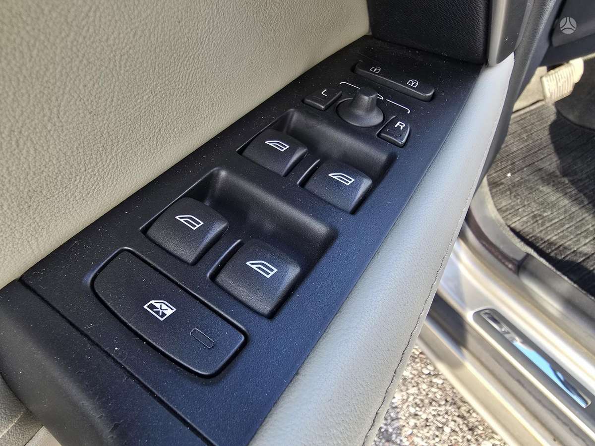 Volvo V70 2013 — photo 12
