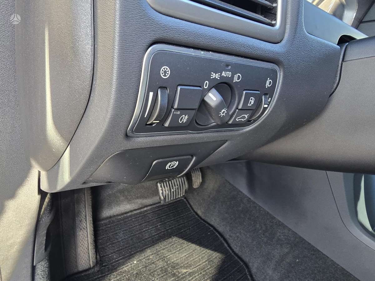 Volvo V70 2013 — photo 13