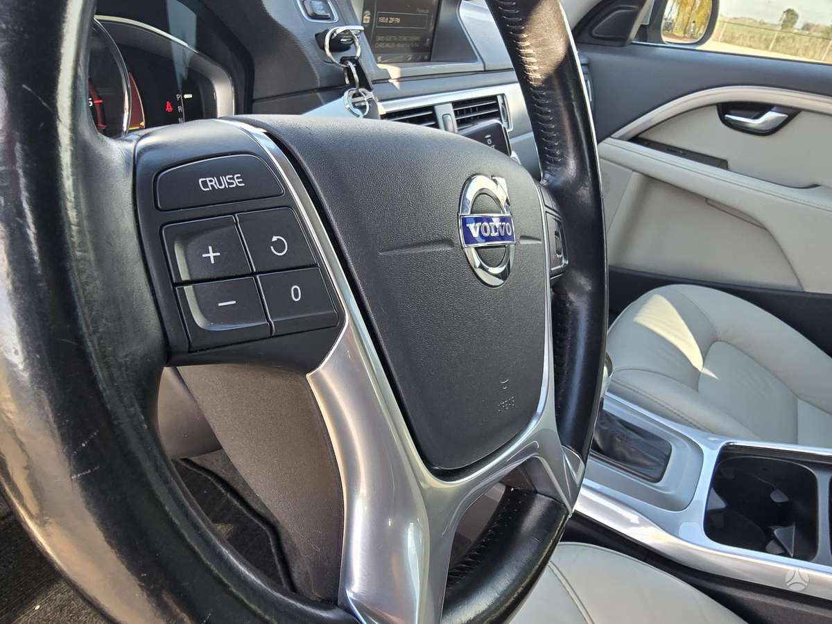 Volvo V70 2013 — photo 14