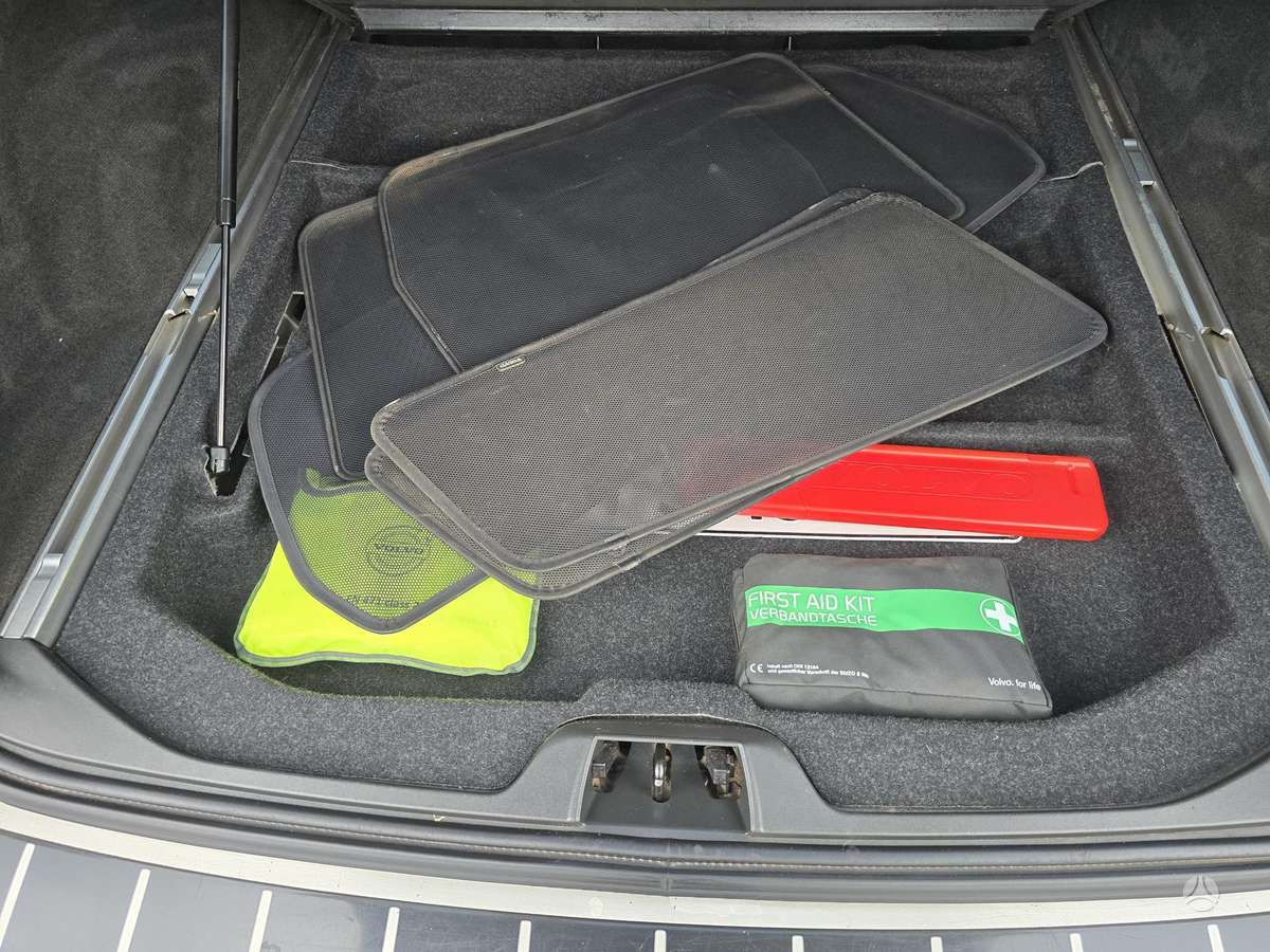 Volvo V70 2013 — photo 23