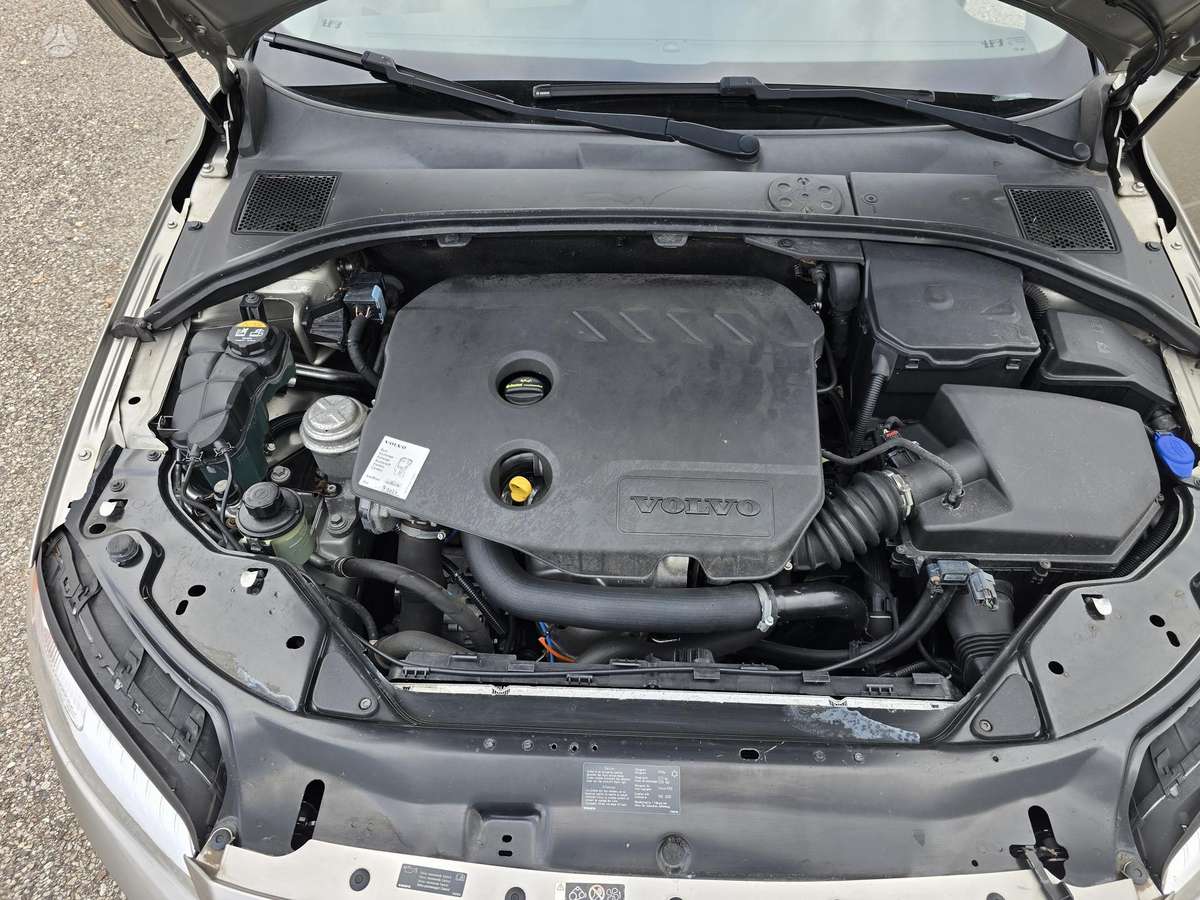 Volvo V70 2013 — photo 25
