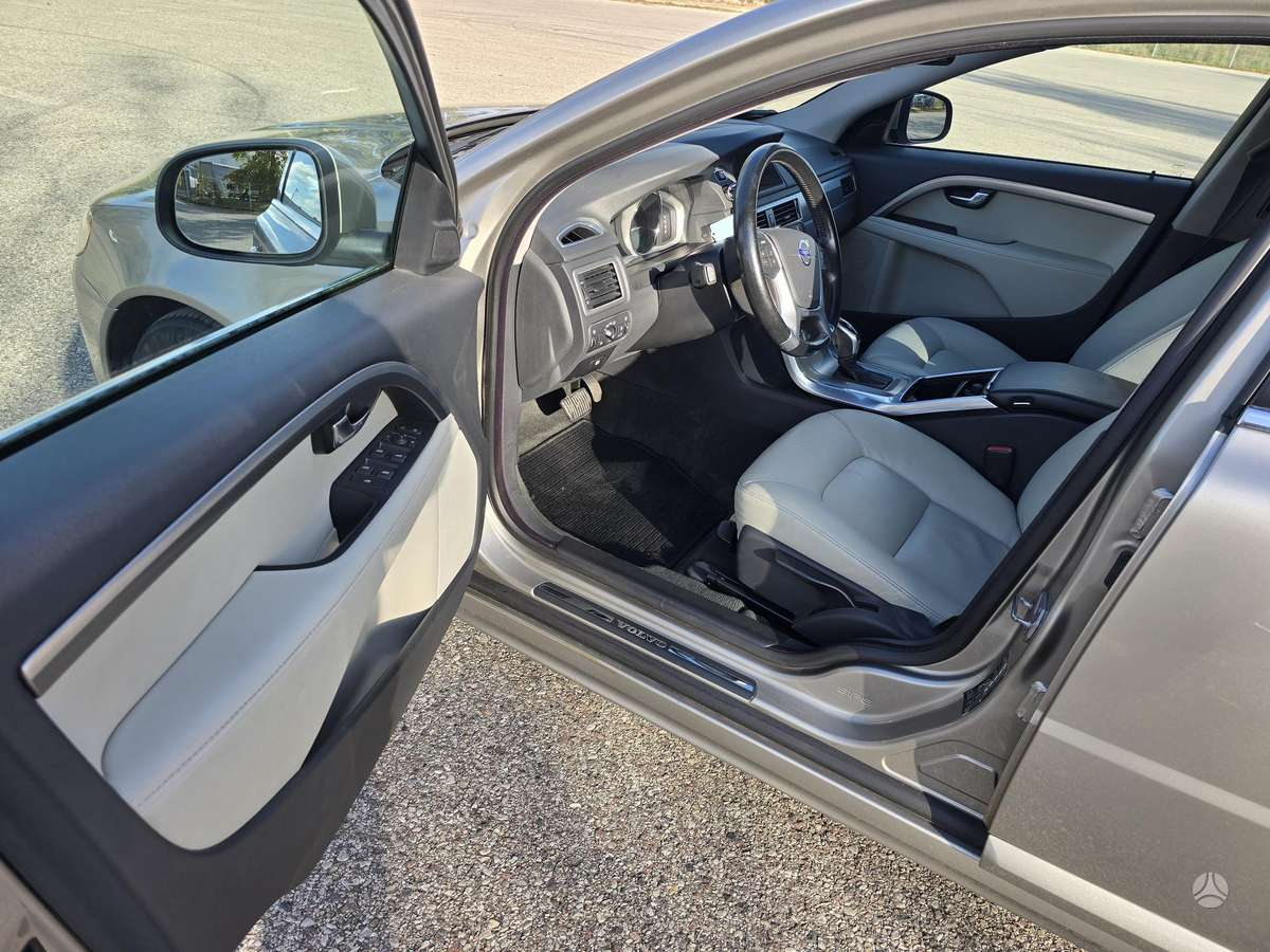 Volvo V70 2013 — photo 8