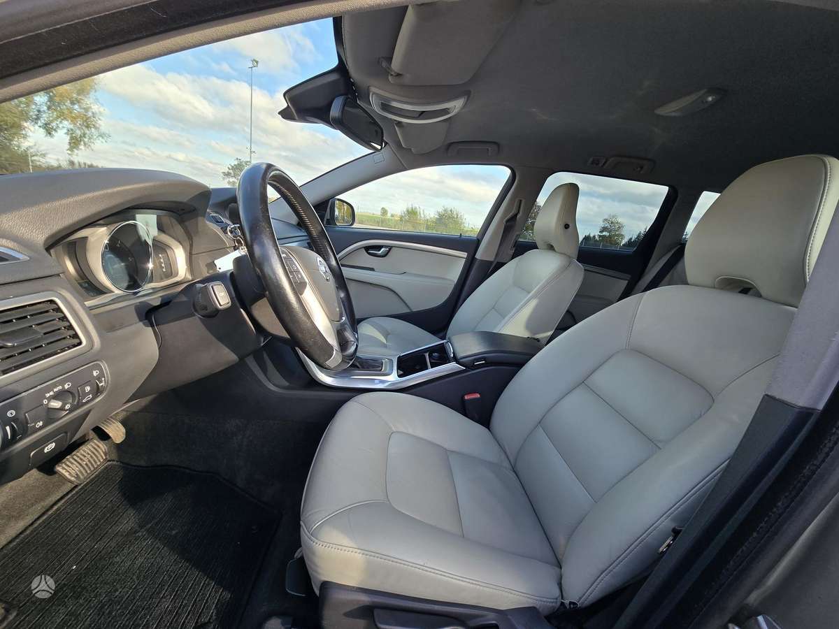 Volvo V70 2013 — photo 9
