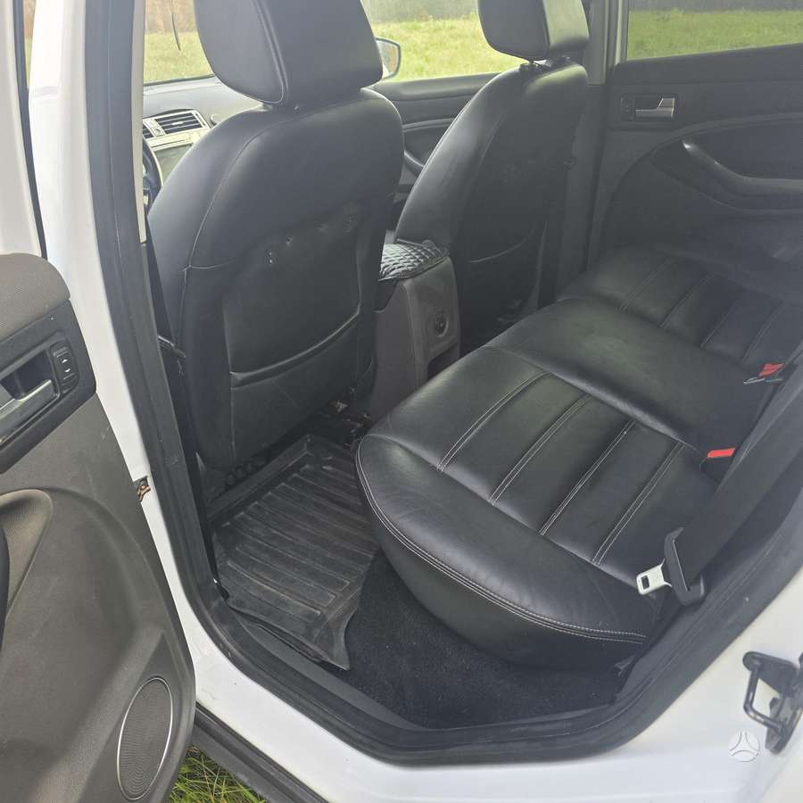 Ford Kuga 2012 — photo 11