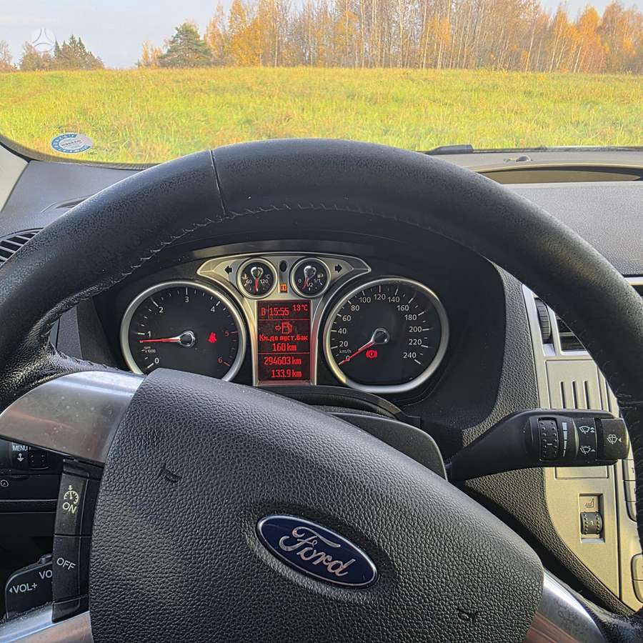 Ford Kuga 2012 — photo 7