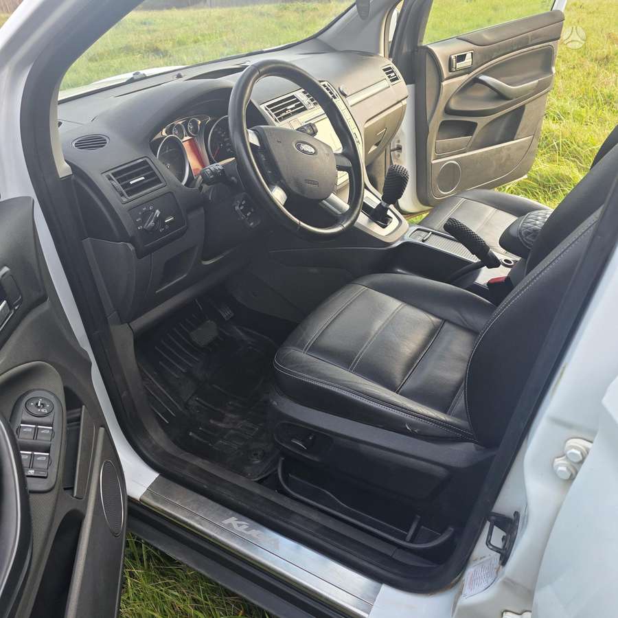 Ford Kuga 2012 — photo 9