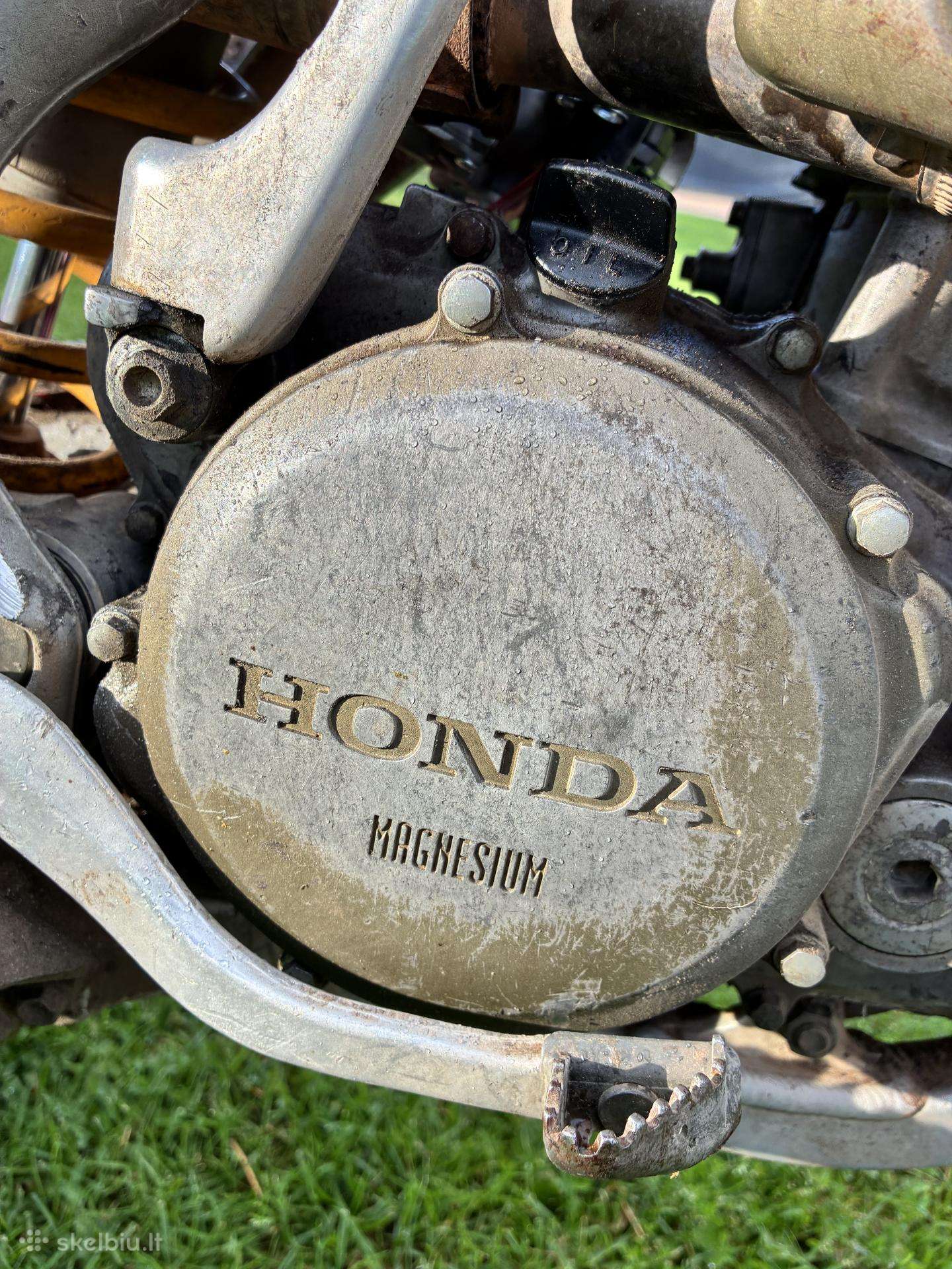 Honda CRF 2009 — rear view