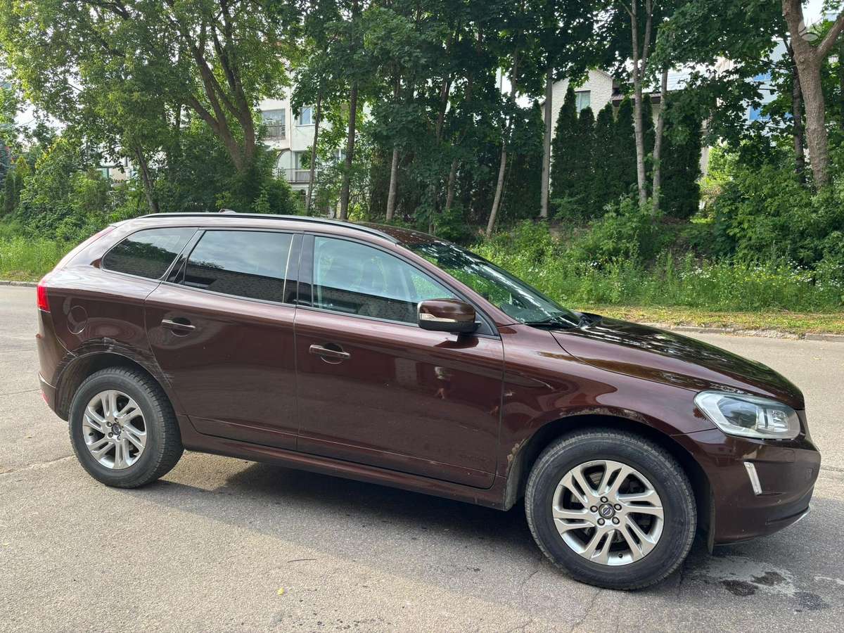 Volvo XC60 2013 — салон