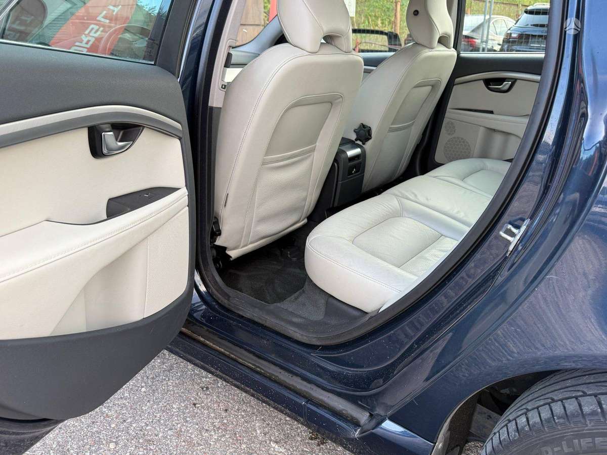 Volvo V70 2014 — photo 11