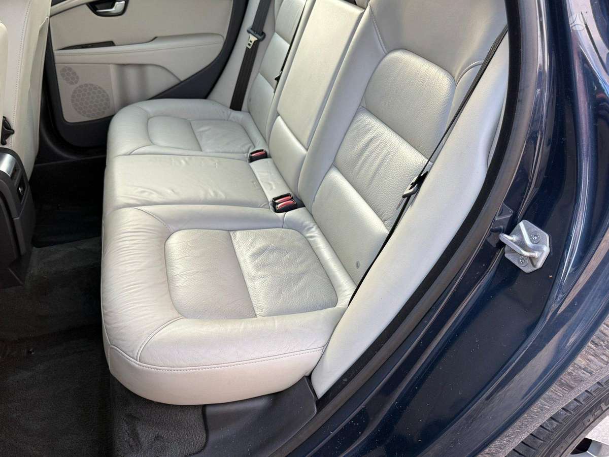 Volvo V70 2014 — photo 12