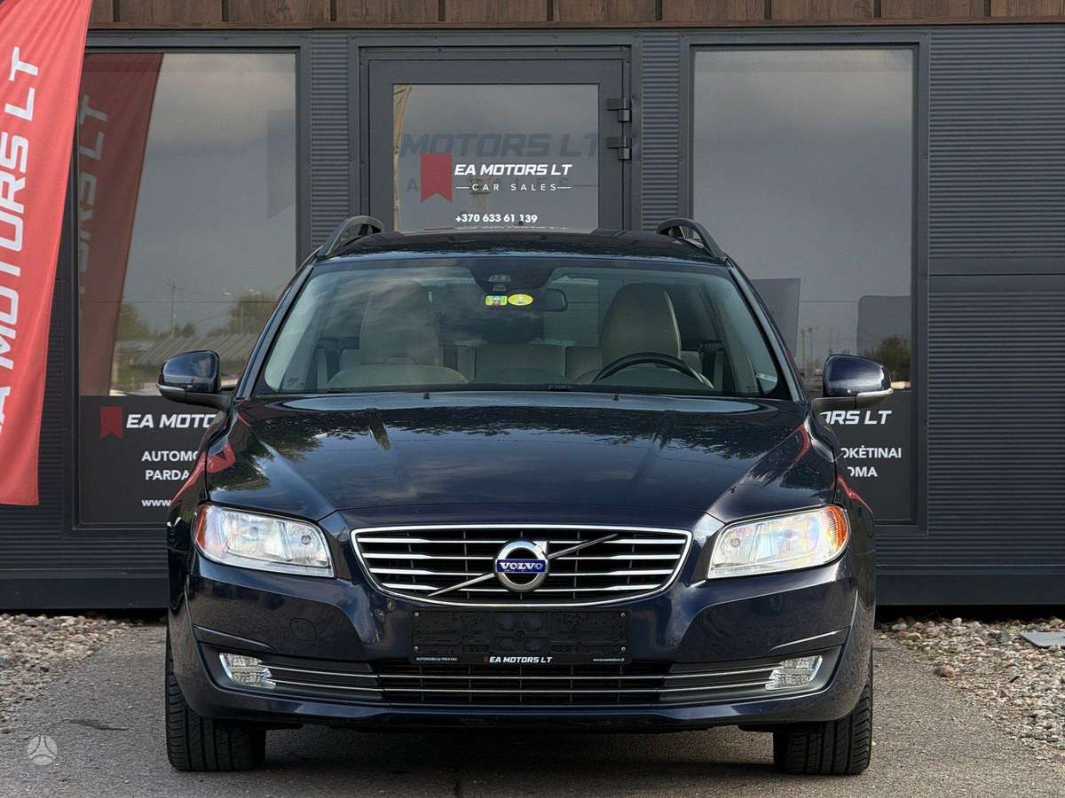 Volvo V70 2014 — rear view