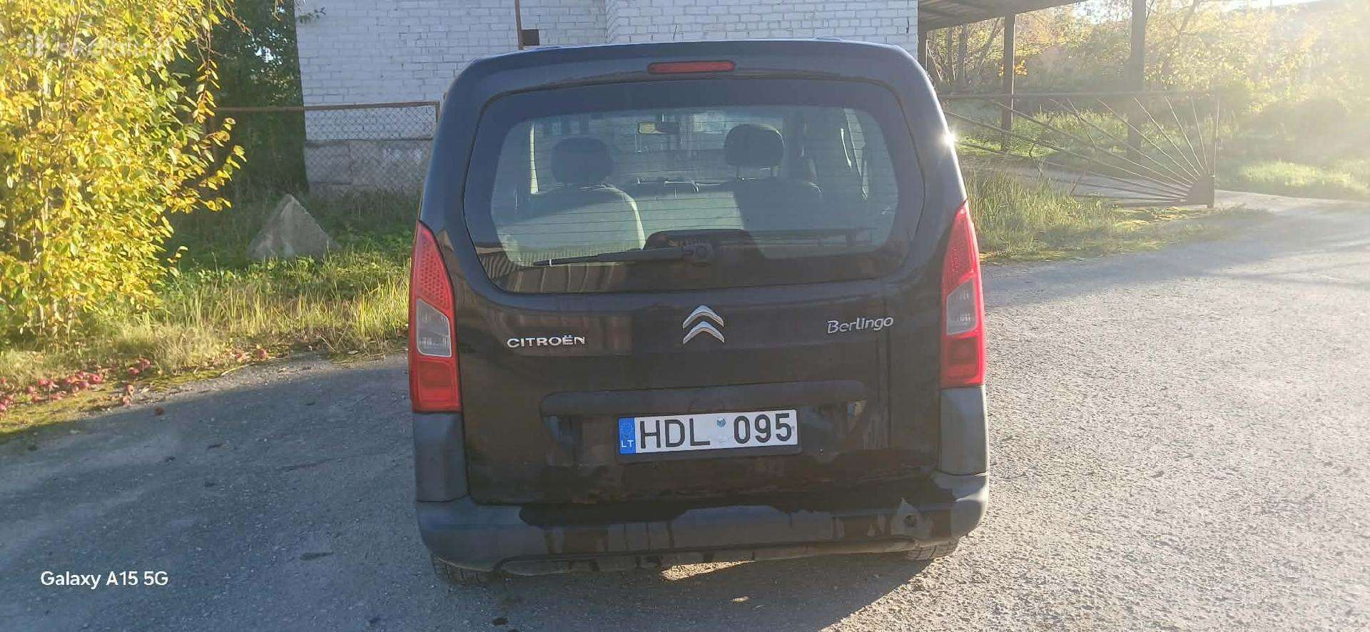 Citroen Berlingo 2011 — салон