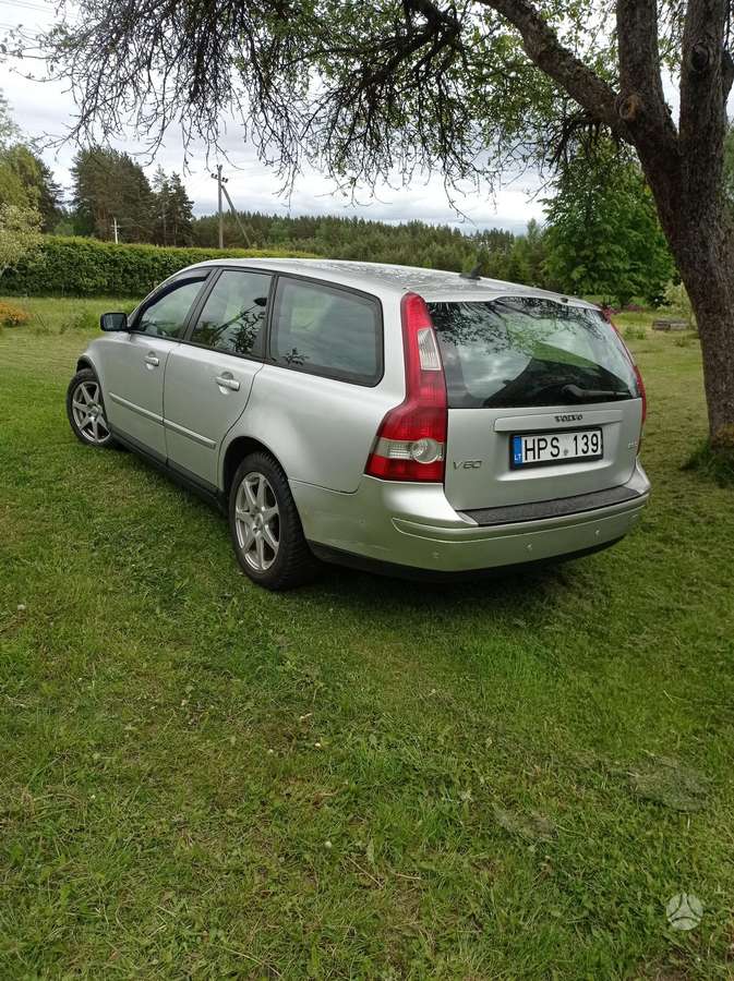 Volvo V50 2005 — engine 1960 cm³, 136 HP (100kW)