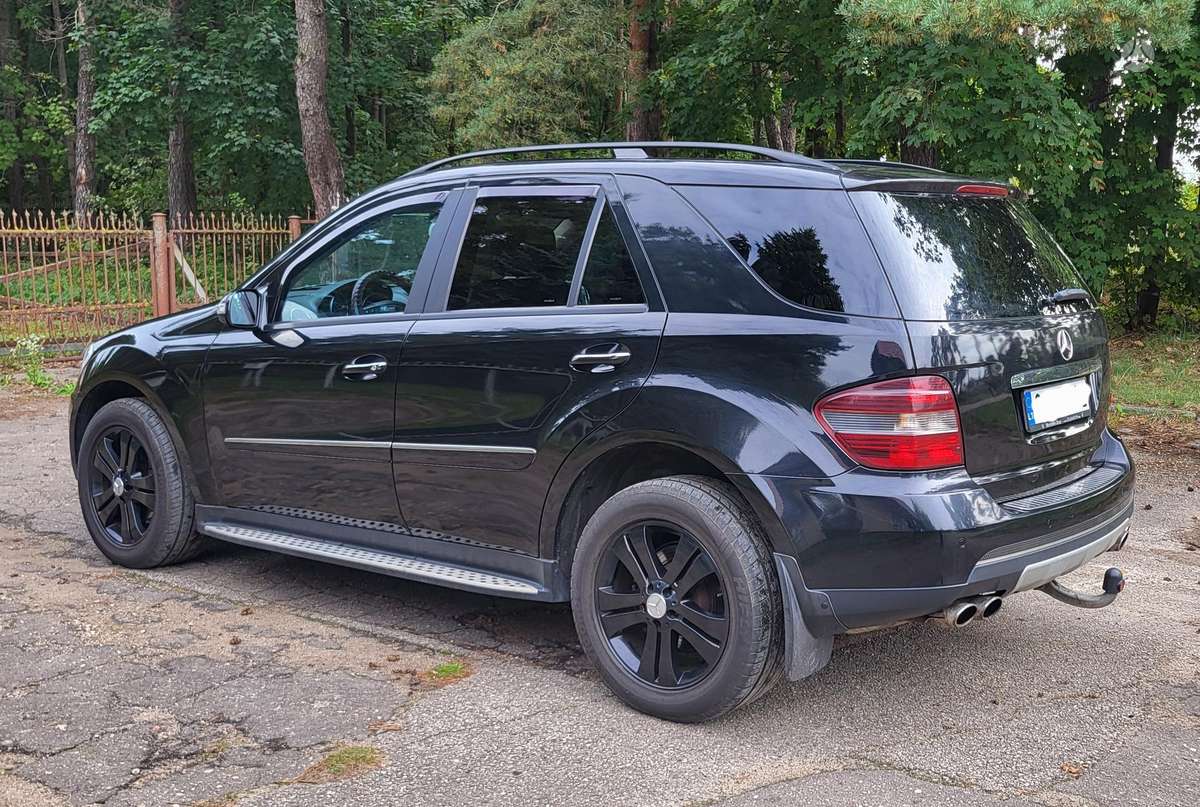 Mercedes-Benz ML320 2006 — photo 11