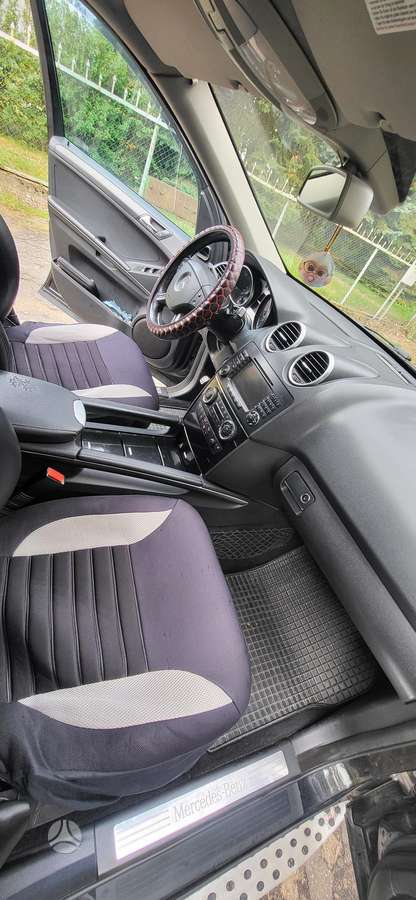 Mercedes-Benz ML320 2006 — interior