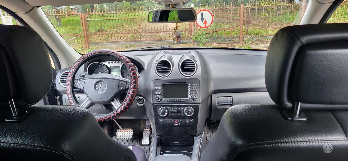 Mercedes-Benz ML320 2006 — engine 3000 cm³, 224 HP (165kW)
