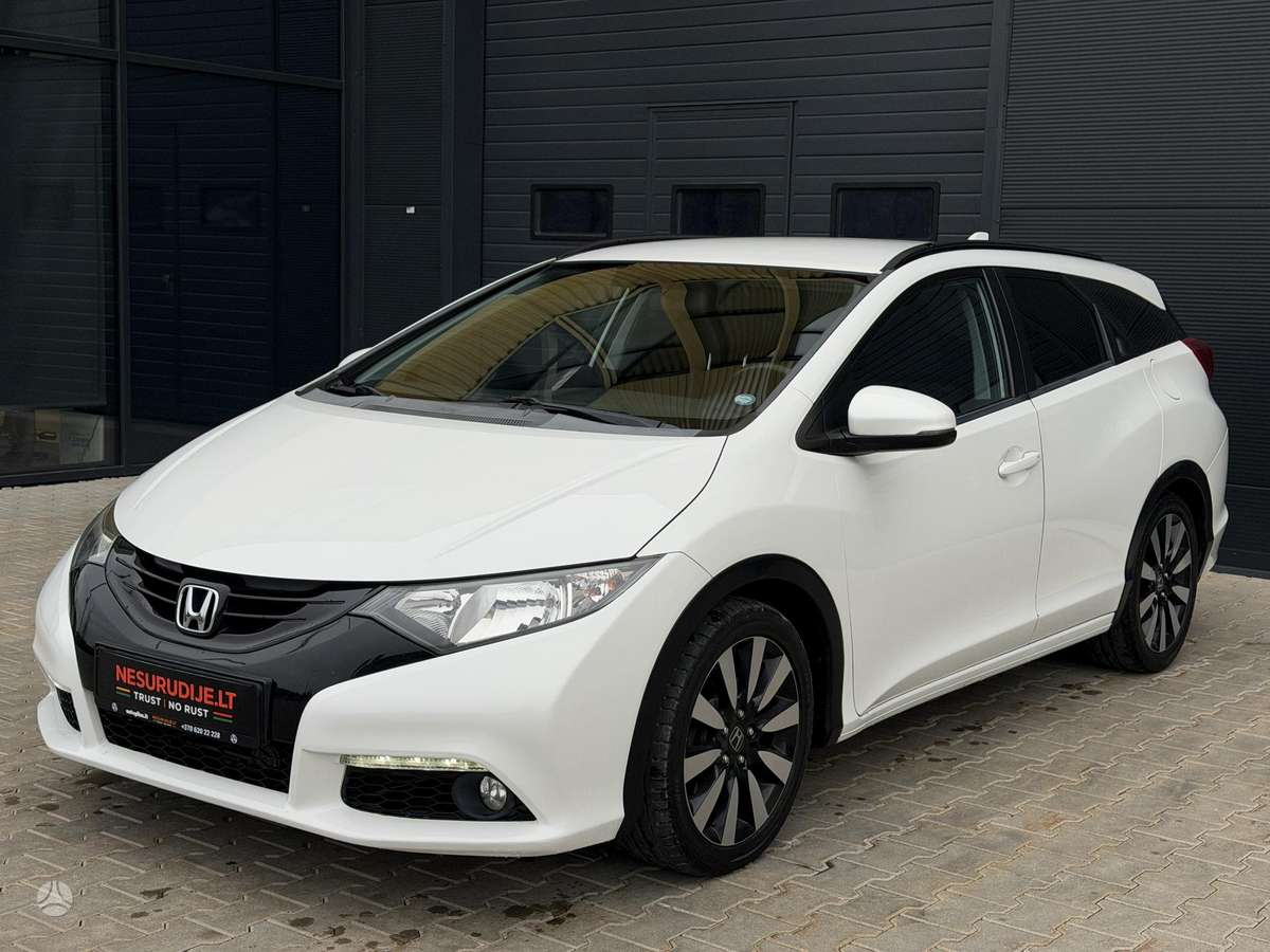Honda Civic 2014 — rear view