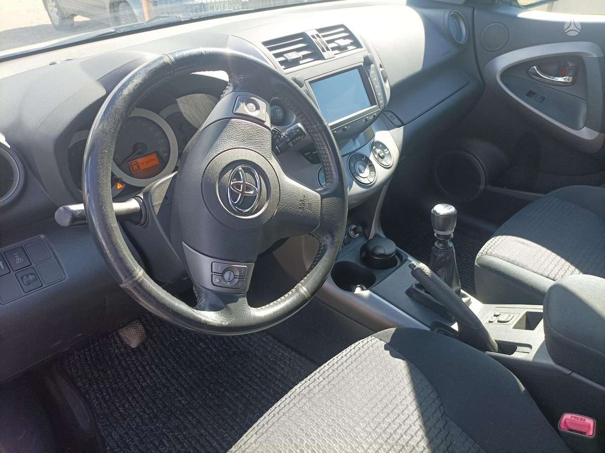 Toyota RAV4 2009 — photo 12