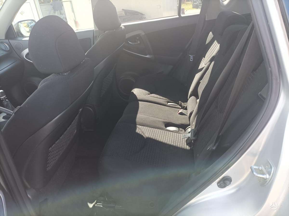Toyota RAV4 2009 — photo 15