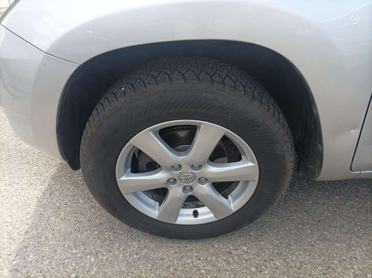 Toyota RAV4 2009 — photo 9