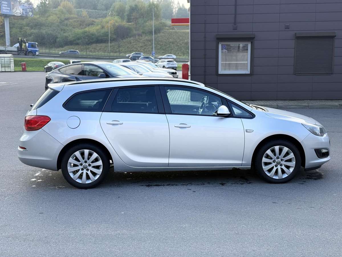 Opel Astra 2015 — photo 10