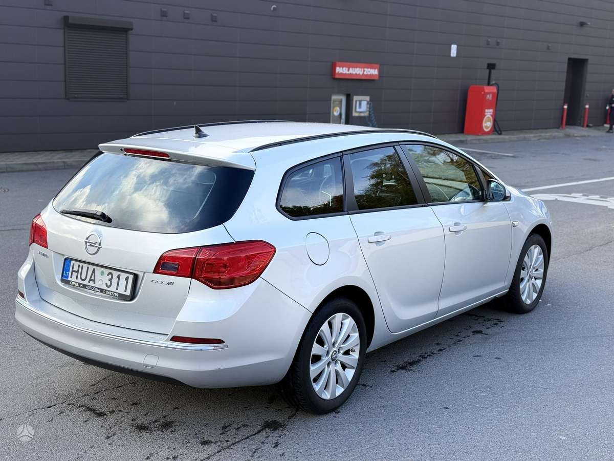 Opel Astra 2015 — photo 12