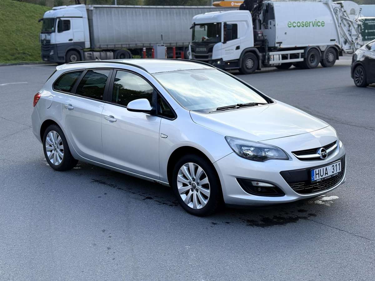 Opel Astra 2015 — photo 14