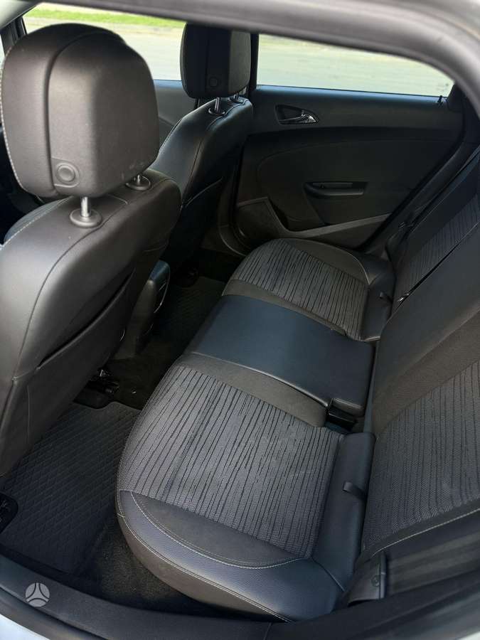 Opel Astra 2015 — photo 16