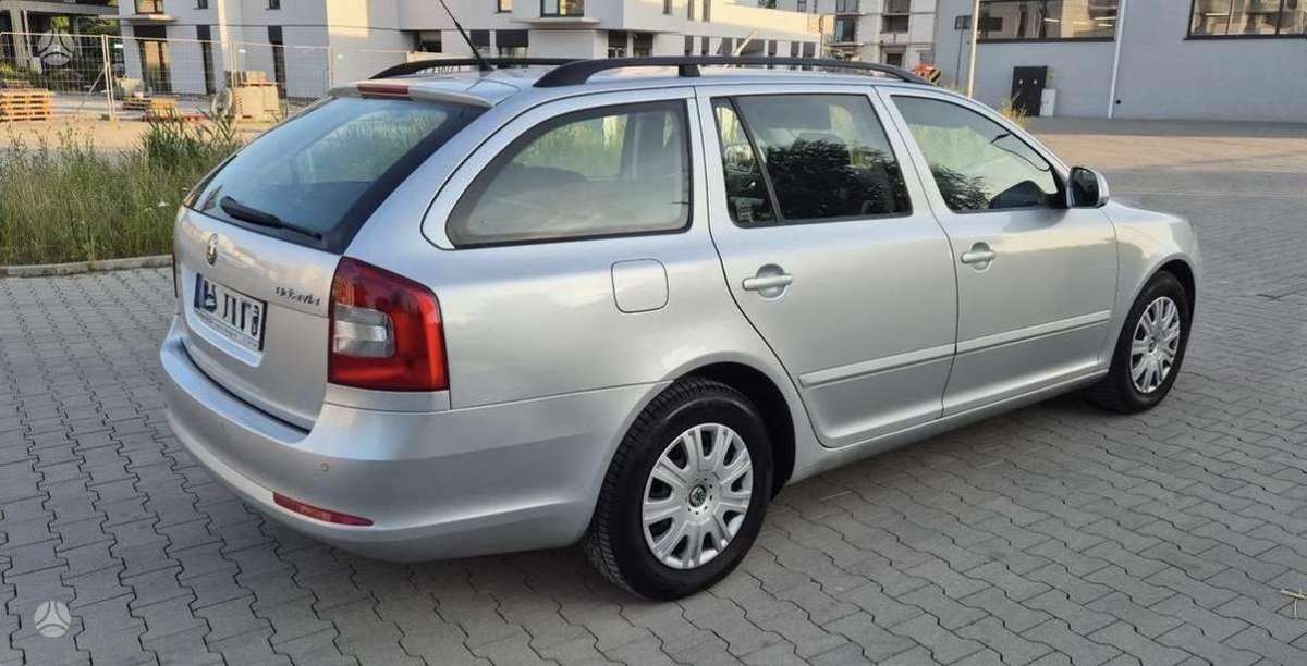 Skoda Octavia 2012 — engine 2000 cm³