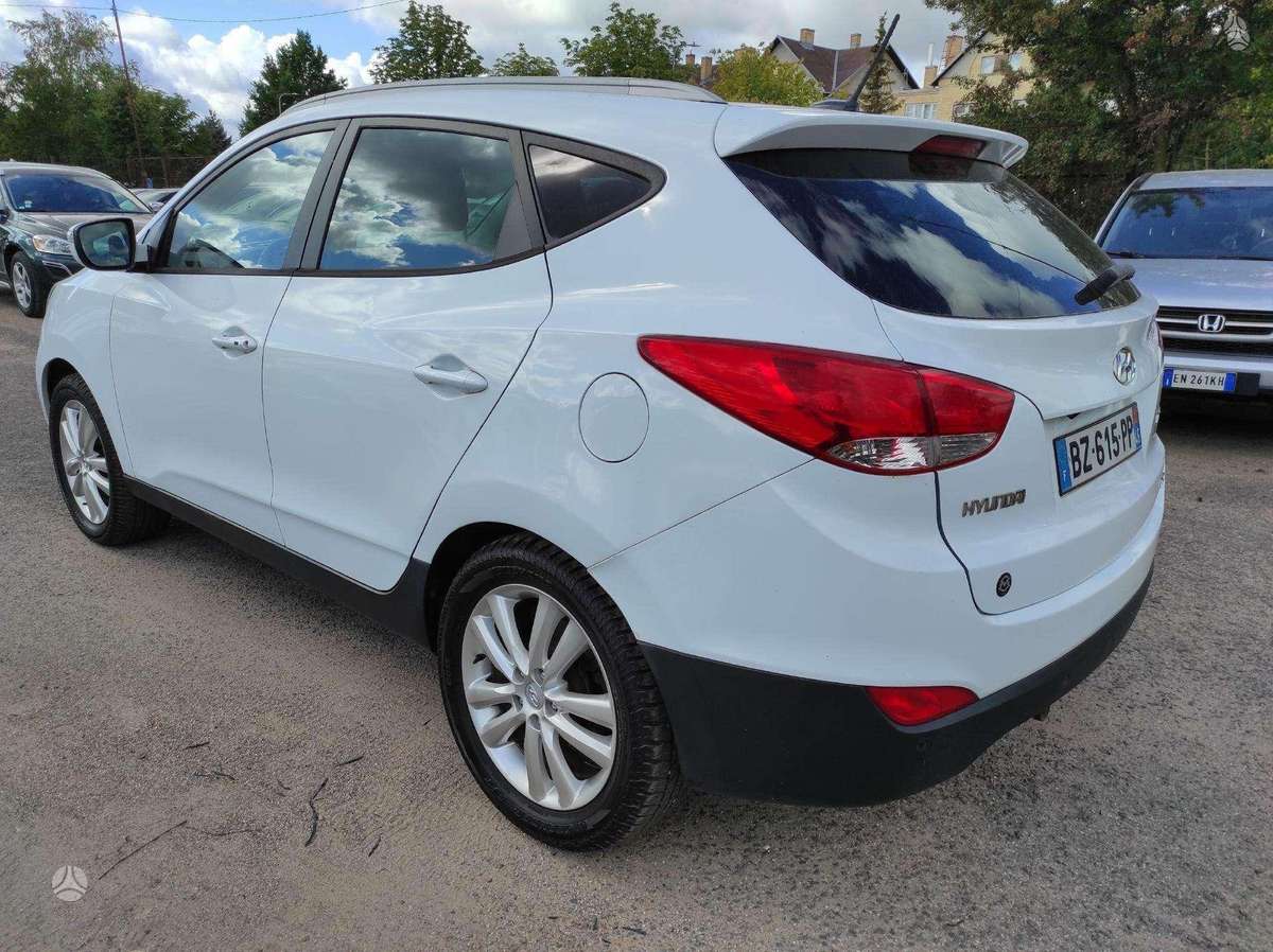Hyundai ix35 2011 — photo 12