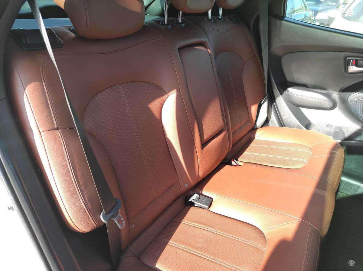 Hyundai ix35 2011 — photo 14
