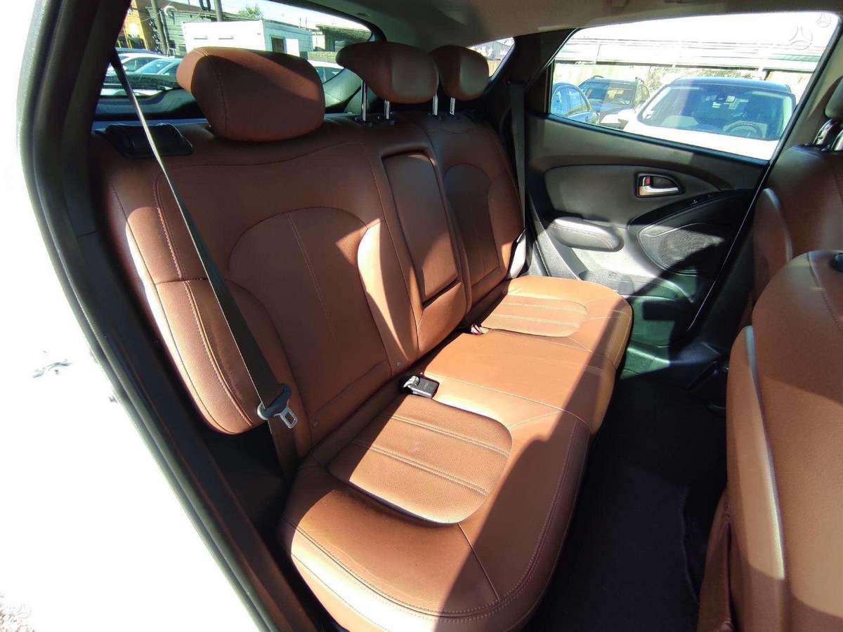 Hyundai ix35 2011 — photo 15