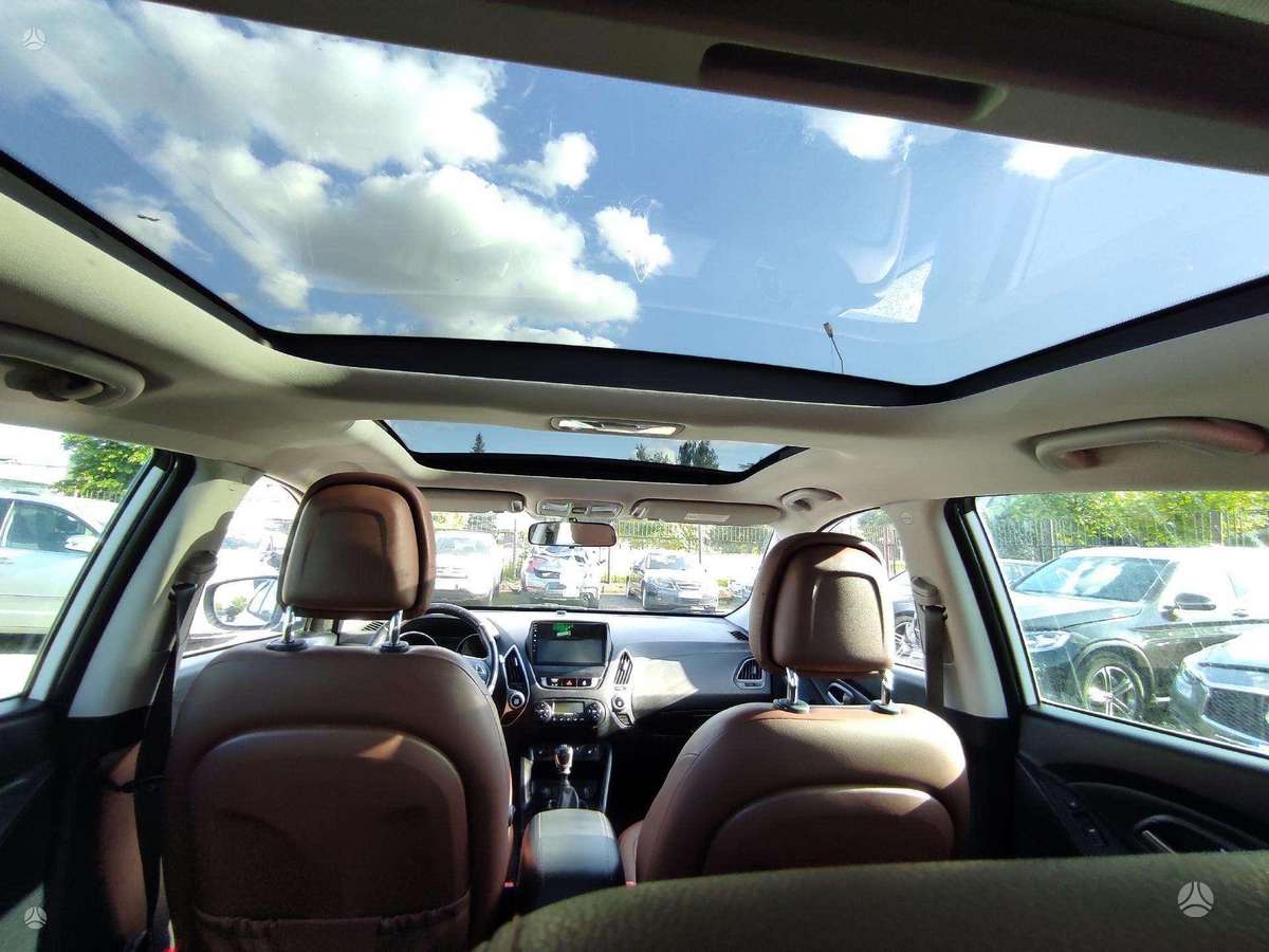 Hyundai ix35 2011 — photo 18