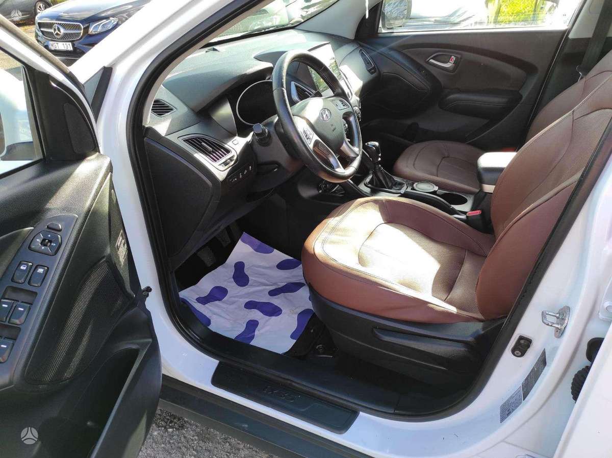 Hyundai ix35 2011 — photo 22
