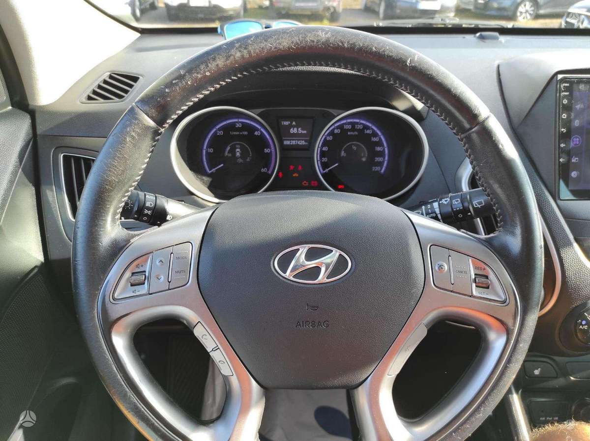 Hyundai ix35 2011 — photo 28