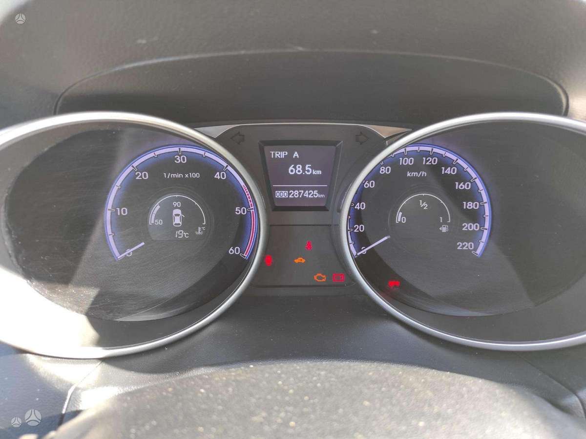 Hyundai ix35 2011 — photo 29