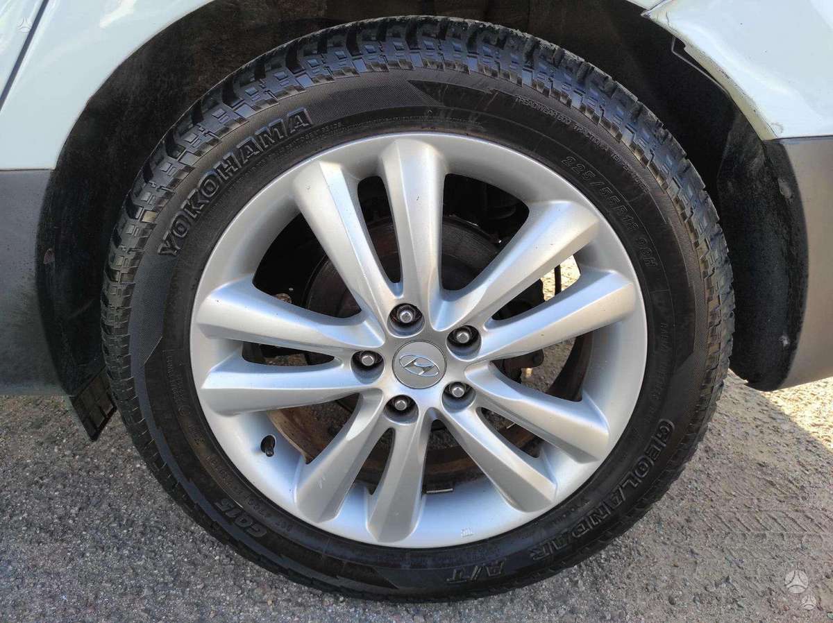 Hyundai ix35 2011 — photo 30