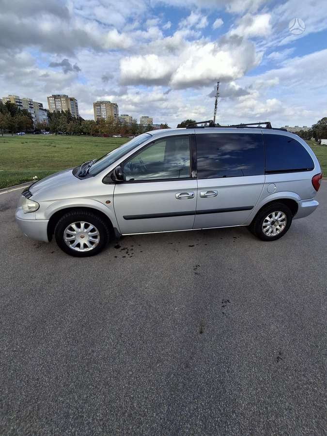 Chrysler Voyager 2004 — вигляд ззаду
