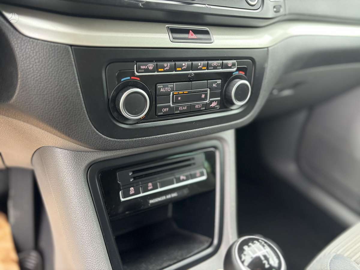 Seat Alhambra 2011 — photo 13