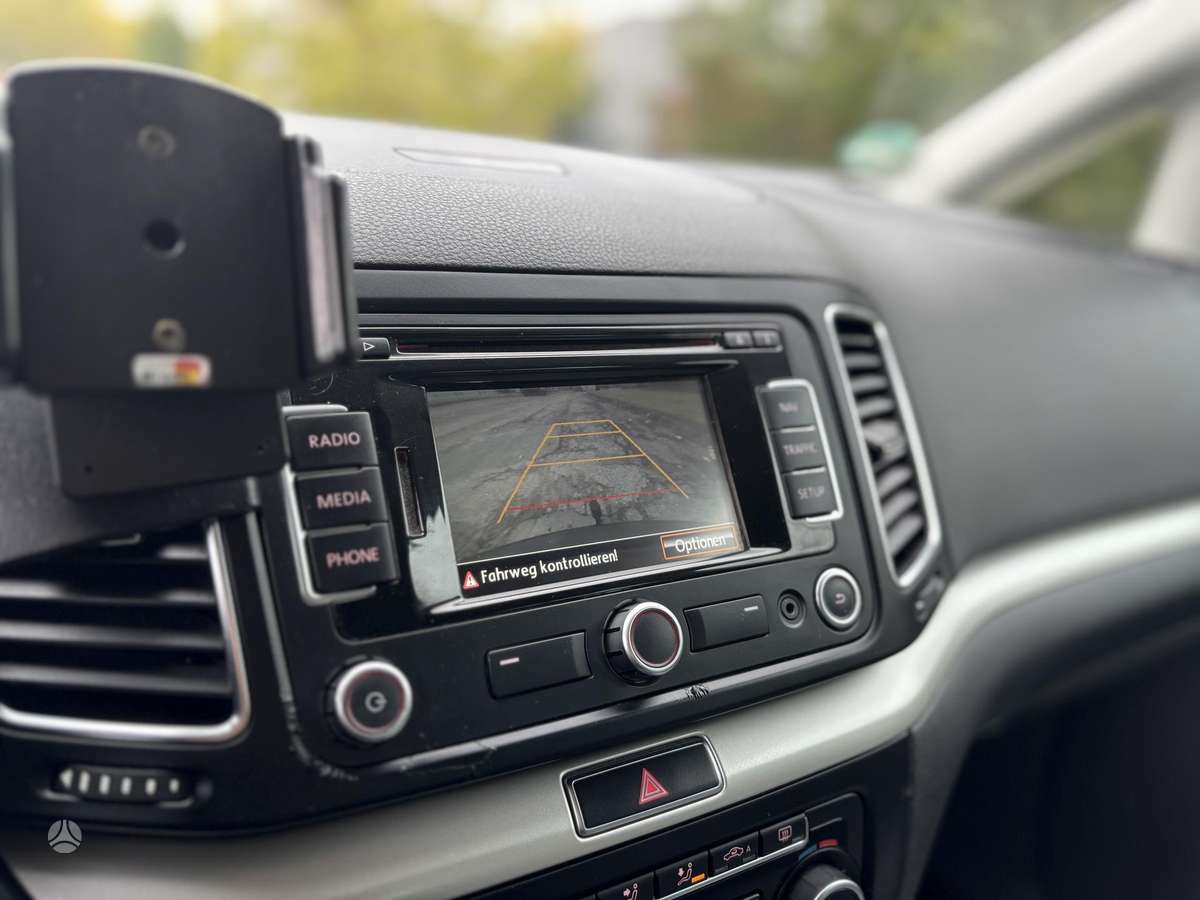 Seat Alhambra 2011 — photo 14