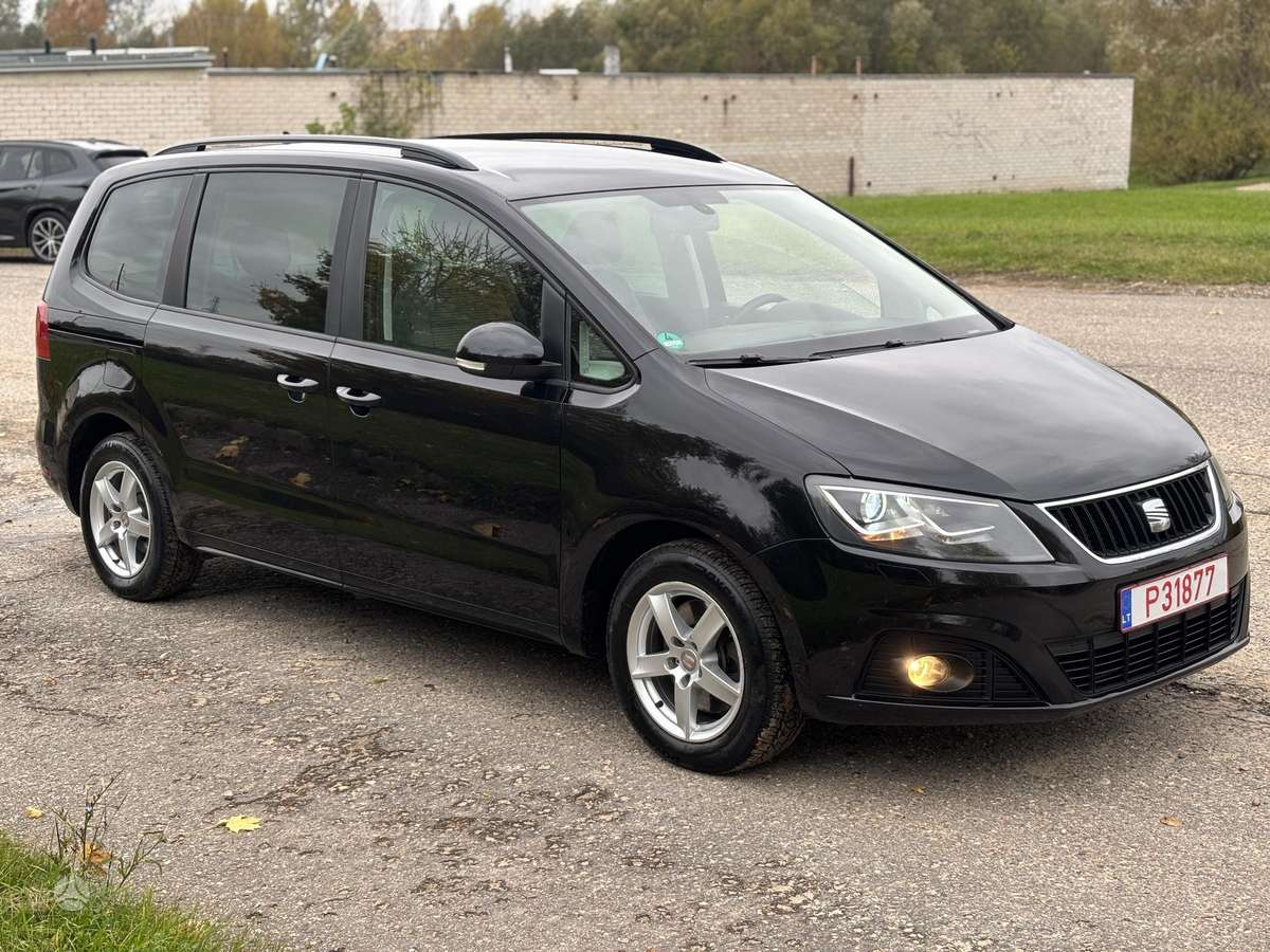 Seat Alhambra 2011 — rear view