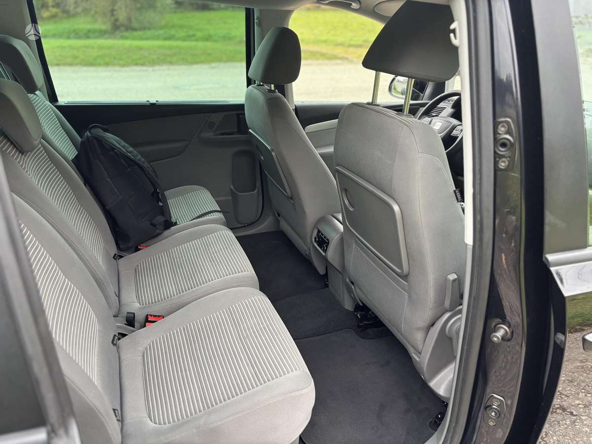 Seat Alhambra 2011 — photo 6