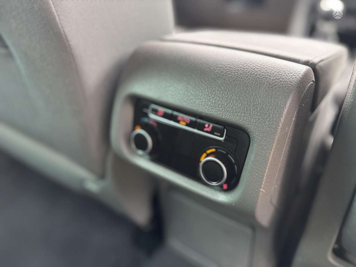 Seat Alhambra 2011 — photo 7