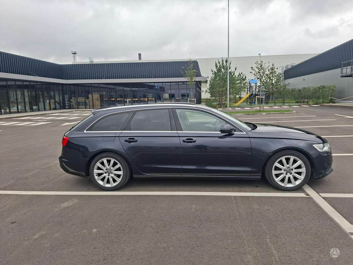 Audi A6 2013 — салон