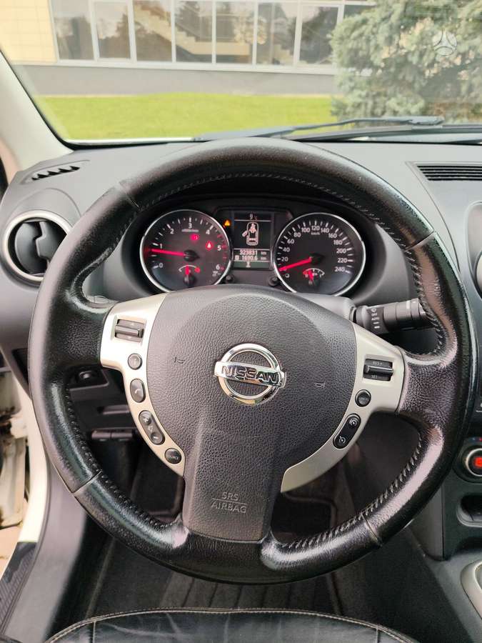 Nissan Qashqai 2011 — photo 13