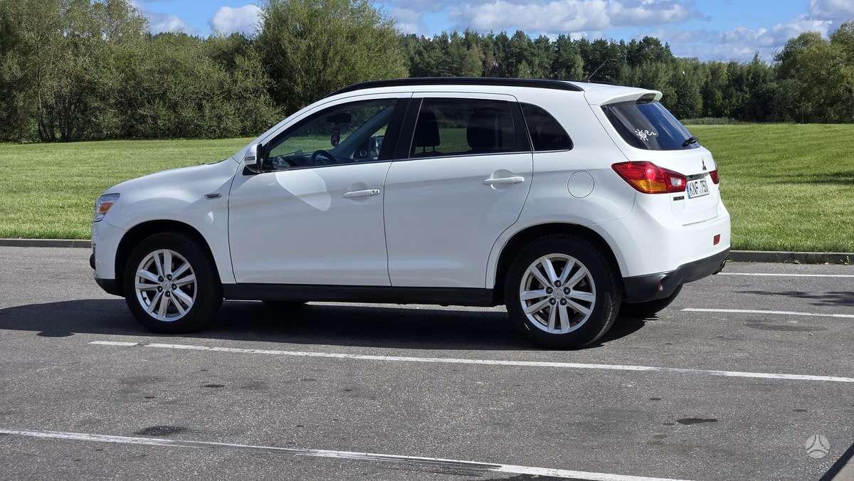 Mitsubishi ASX 2013 — interior