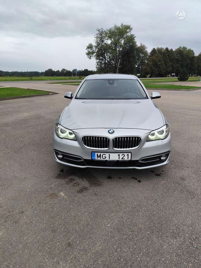 BMW 525 2013 — rear view