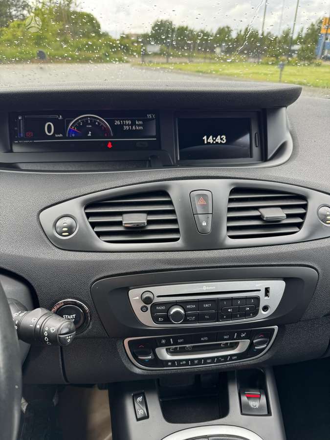 Renault Scenic 2015 — photo 22