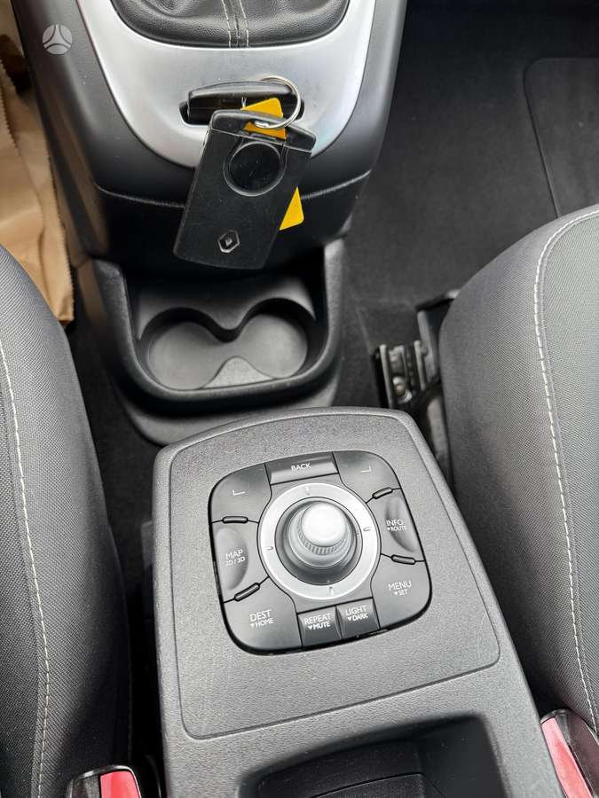Renault Scenic 2015 — photo 24
